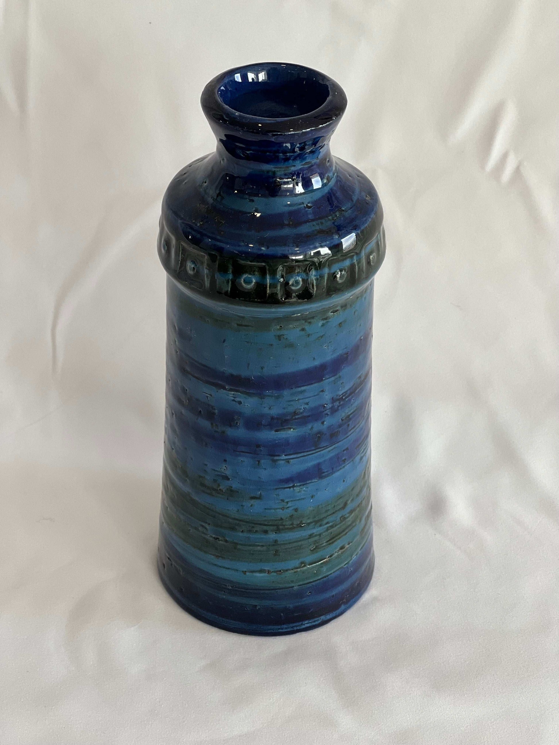 Reverse of antique Aldo Londi Ceramic Vase
