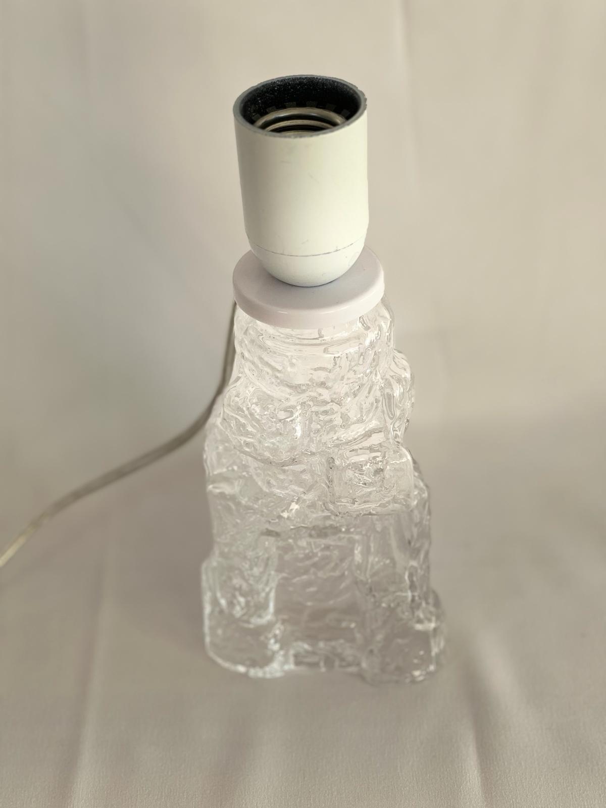 Distinctive Ice Texture Glass Table Lamp