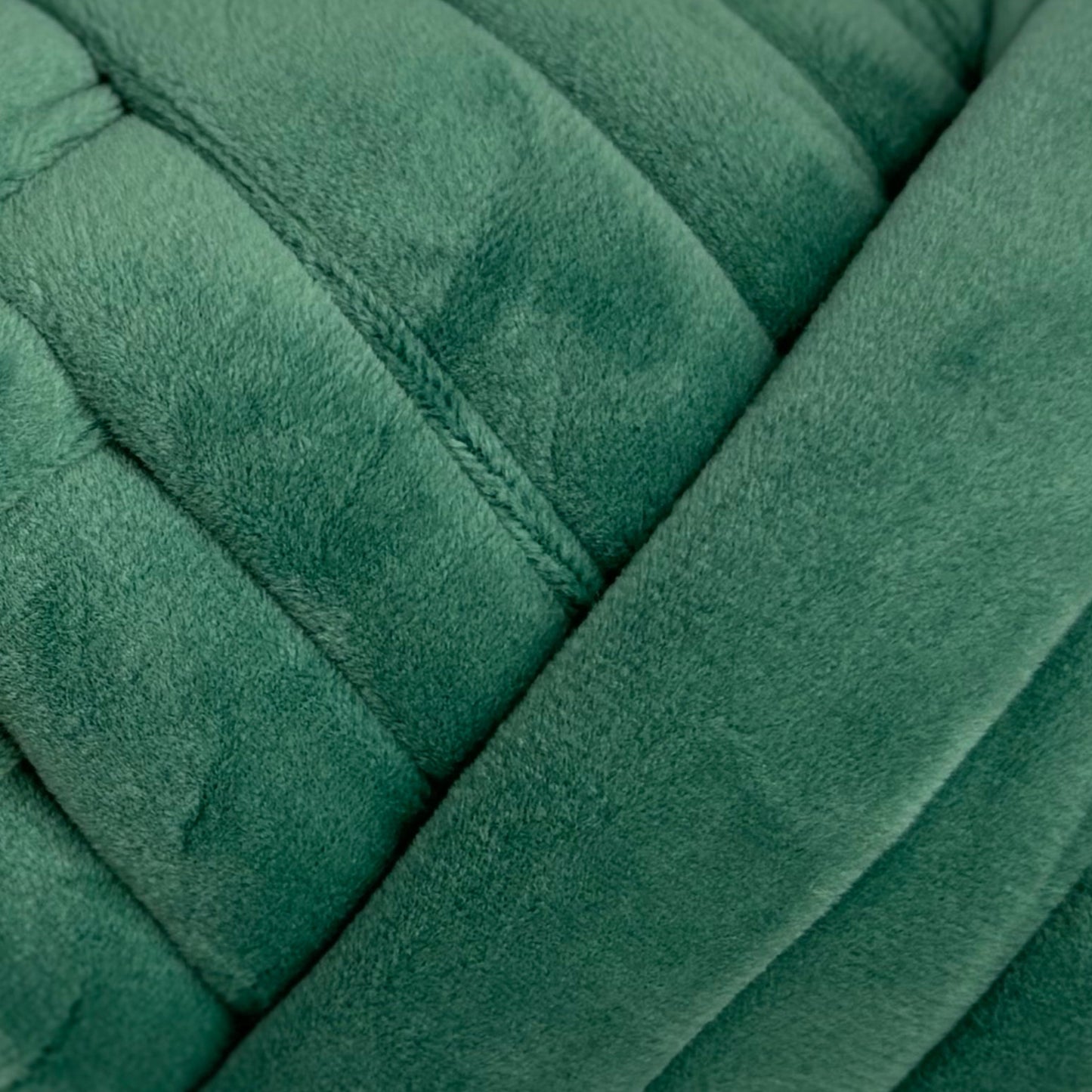 Close-up of a green velvet yarn