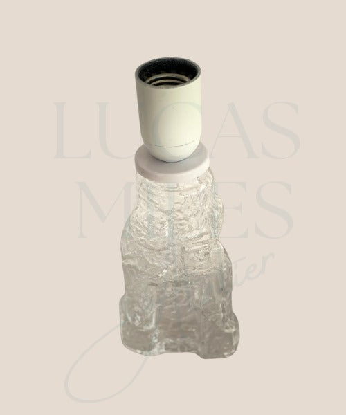 Lámpara de mesa de vidrio con textura de hielo distintiva